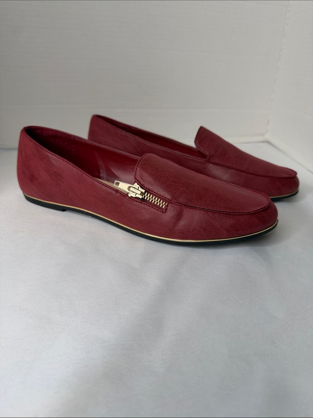 Andiamo “Amitzi”  Slip-On Loafers with Gold Zipper Detail In Dark Red. Size 9.